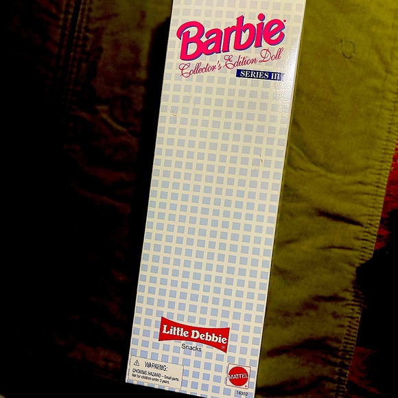 Little Debbie… Barbie collectors Edition Series 3 - Picture 2 of 7